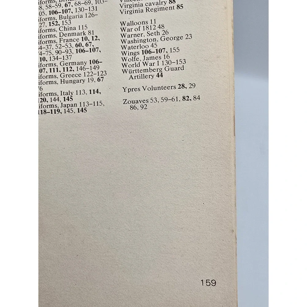 Bantam Military Uniforms 1686-1918 Book OS Multi Good‎ Rene North Vintage 1971